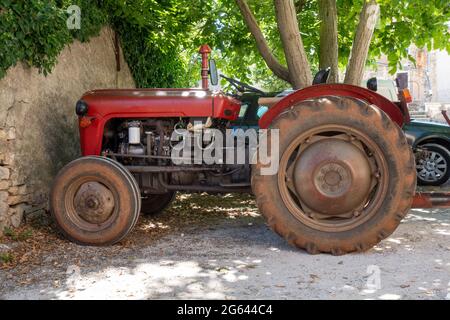 Trattore Oldtimer . IMT 533 del Luxe Foto Stock