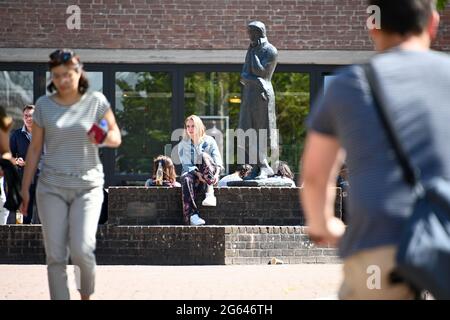 Il monumento Heinrich Heine nel campus dell'Università di Duesseldorf Foto Stock