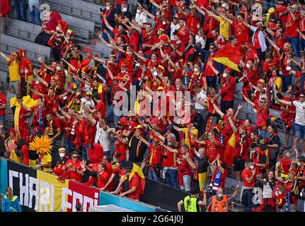 Monaco, Germania. 02 luglio 2021. Tifosi e tifosi belgi hanno ritratto durante una partita di calcio durante la finale del quarto Campionato europeo Euro 2020 tra la nazionale belga di calcio Red Devils e l'Italia, chiamato Azzurri, venerdì 2 luglio 2021 nella Allianz Arena di Munchen, Germania . PHOTO SPORTPIX | SPP | DAVID CATRY Credit: SPP Sport Press Photo. /Alamy Live News Foto Stock