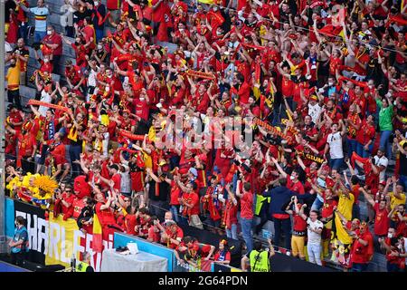 Monaco, Germania. 02 luglio 2021. Tifosi e tifosi belgi hanno ritratto durante una partita di calcio durante la finale del quarto Campionato europeo Euro 2020 tra la nazionale belga di calcio Red Devils e l'Italia, chiamato Azzurri, venerdì 2 luglio 2021 nella Allianz Arena di Munchen, Germania . PHOTO SPORTPIX | SPP | DAVID CATRY Credit: SPP Sport Press Photo. /Alamy Live News Foto Stock