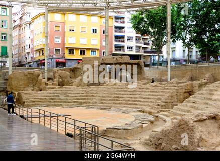 1st secolo d.C. il Teatro Romano scavato nel 1973 e ora protetto con un tetto e parte del Museo del Teatro Cesaraugusta Saragozza Aragon Spagna Foto Stock