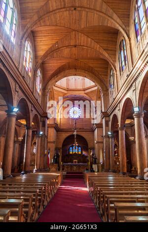 CASTRO, CILE - MAR 22: Interno della chiesa di San Francisco a Castro, Isola di Chiloe, Cile Foto Stock