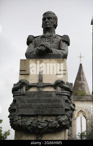 salvador, bahia, brasile - 2 luglio 2021: Statua del generale Pierre Labatut, o Pedro Labatut, visto nella città di Salvador. Organizzò il cosiddetto P. Foto Stock