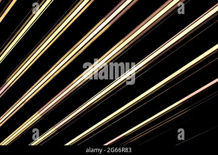 Plafoniera gialla su sfondo nero, posizione diagonale, design per ufficio. Rettangolare, Innovation Design, Foto Stock