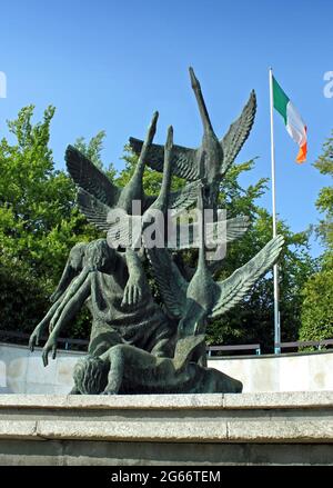 Giardino della statua di ricordo dei bambini di Lir, nella città di Dublino, Irlanda Foto Stock