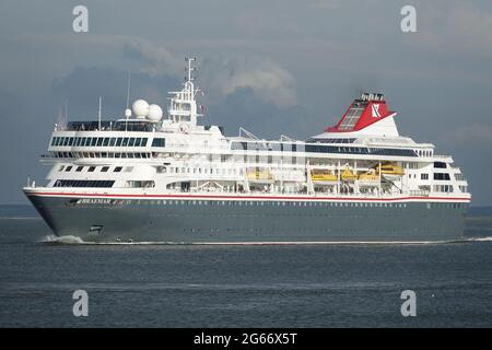 Braemar passando Walsoorden sul fiume Scheldt Foto Stock