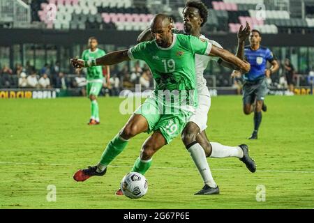 Fort Lauderdale, Florida, Stati Uniti, 2 luglio 2021, Il difensore di Montserrat Nathan Pond n. 19 ruba il passo durante la ConCACAAF Gold Cup Prelims presso lo stadio Drive Pink. (Foto: Marty Jean-Louis) Foto Stock