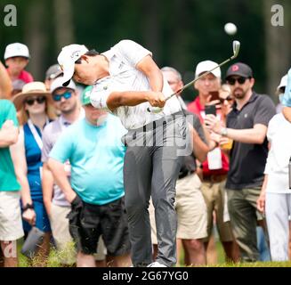 Detroit, Michigan, Stati Uniti. 3 luglio 2021. Si Woo Kim di Seoul, Corea del Sud colpisce dal rough sul 13 ° buco al Rocket Mortgage Classic. Credit: David Donoher/ZUMA Wire/Alamy Live News Foto Stock