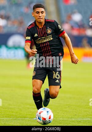 Chicago, USA, 03 luglio 2021. Major League Soccer (MLS) Atlanta United FC Erik López (16) gestisce la palla contro il Chicago Fire FC al Soldier Field di Chicago, Illinois, USA. Chicago ha vinto 3-0. Credit: Tony Gadomski / All Sport Imaging / Alamy Live News Foto Stock