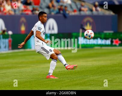 Chicago, USA, 03 luglio 2021. Major League Soccer (MLS Chicago Fire FC Miguel Ángel Navarro (6) passa la palla contro Atlanta United FC al Soldier Field di Chicago, Illinois, USA. Chicago ha vinto 3-0. Credit: Tony Gadomski / All Sport Imaging / Alamy Live News Foto Stock