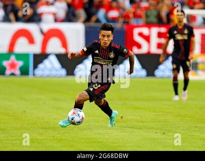 Chicago, USA, 03 luglio 2021. Major League Soccer (MLS) Atlanta United FC Ezequiel Barco gestisce la palla contro il Chicago Fire FC al Soldier Field di Chicago, Illinois, USA. Chicago ha vinto 3-0. Credit: Tony Gadomski / All Sport Imaging / Alamy Live News Foto Stock