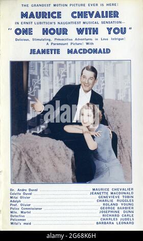 Inside Page of British Cinema Programme for the Paramount Theatre in Leeds da novembre 1932 per MAURICE CHEVALIER e JEANETTE Macdonald in UN'ORA CON TE 1932 registi GEORGE CUKOR e ERNST LUBITSCH dal gioco Only a Dream di Lothar Schmidt vestono il produttore di Travis Banton Ernst Lubitsch Paramount Pictures Foto Stock