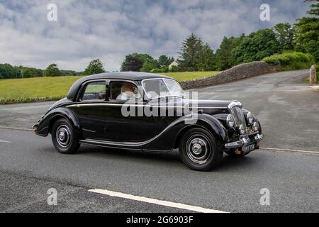 Riley nero anni '1951 50 1,5 1496 cc benzina 4 porte berlina quattro porte 4 porte Riley nera anni '50 in rotta per la mostra di auto d'epoca di luglio di Leighton Hall, Carnforth, Lancashire Regno Unito Foto Stock