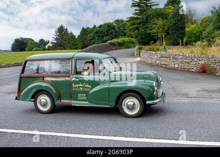 Su misura Cakes Mini 1000 estate viaggiatore in viaggio per Leighton Hall auto classica auto luglio mostra, Carnforth, Lancashire Regno Unito Foto Stock