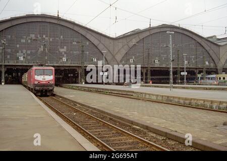 Stazione ferroviaria di Lipsia nel 1996 Foto Stock