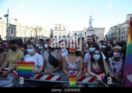 Napoli, Italia. 03 luglio 2021. NAPOLI PRIDE 2021, in Piazza Dante.in foto a GV (Foto di Salvatore Esposito/Pacific Press) Credit: Pacific Press Media Production Corp./Alamy Live News Foto Stock