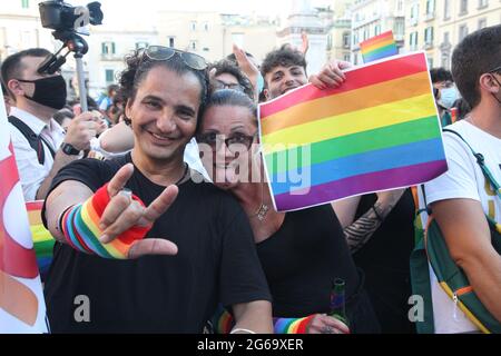 Napoli, Italia. 03 luglio 2021. NAPOLI PRIDE 2021, in Piazza Dante.in foto a GV (Foto di Salvatore Esposito/Pacific Press) Credit: Pacific Press Media Production Corp./Alamy Live News Foto Stock