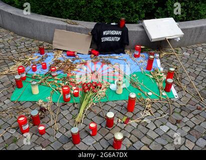 Morte di Stanislav Tomáš, 19 giugno 2021, bandiera di Roma e candele in Germania Foto Stock