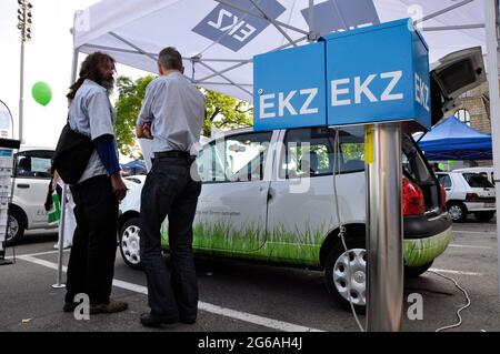 Tankstelle für Elektro-Auto am Multimobiltag a Zürich Foto Stock