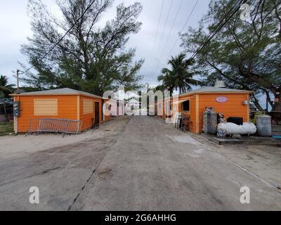 Scena di strada in Alice Town, Bimini Nord, Bahamas. Foto Stock