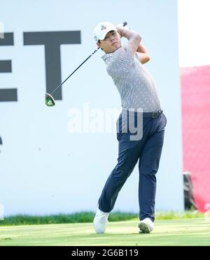 Detroit, Michigan, Stati Uniti. 4 luglio 2021. Si Woo Kim di Seoul, Corea del Sud tee off sulla 13 ° buco al Rocket Mortgage Classic. Credit: David Donoher/ZUMA Wire/Alamy Live News Foto Stock