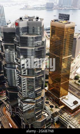 Una vista aerea degli edifici del centro di Lippo e dell'edificio del centro finanziario dell'Estremo Oriente ad Admiralty, Hong Kong. Foto Stock