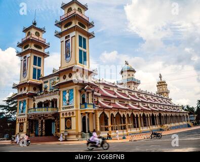 Tempio di CaO dai, provincia di Tay Ninh, Vietnam Foto Stock