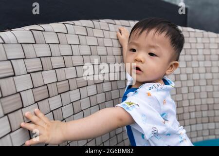 Ritratto immagine di carino e gioioso bambino cinese asiatico Foto Stock