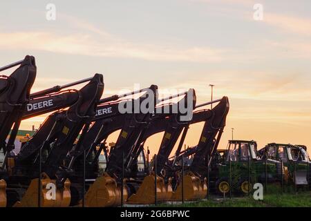 Russia,San Pietroburgo, 01jun2021 john deere azienda agricola produzione logo macchine agricole Foto Stock