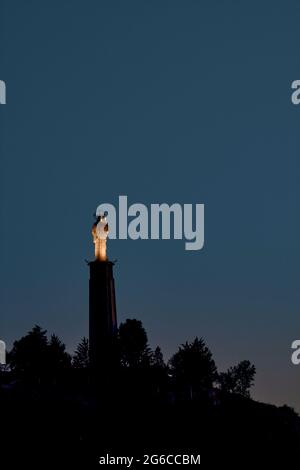 Vista del Sacro cuore di Gesù Monumento sulla collina di Socorro nella città di Cuenca, Spagna, Europa Foto Stock