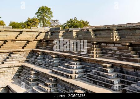 Bagno nel Mahanavani Dibba, Hampi, Karnataka, India Foto Stock