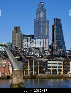 Vista da Bankside. 22 Bishopsgate, LONDRA, Regno Unito. Architetto: Architettura PLP, 2020. Foto Stock