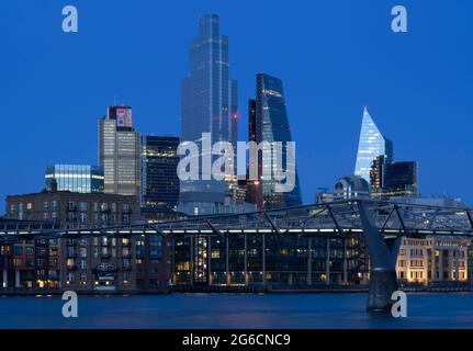 Vista da Bankside. 22 Bishopsgate, LONDRA, Regno Unito. Architetto: Architettura PLP, 2020. Foto Stock