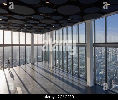 Spazio a doppia altezza al livello 57. 22 Bishopsgate, LONDRA, Regno Unito. Architetto: Architettura PLP, 2020. Foto Stock