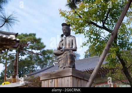 Statua di Bongeunsa - Seoul 2019 Autunno Foto Stock