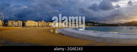 Abendstimmung an der Bucht la Concha, San Sebastian, Donostia, Baskenland, Provinz Gipuzkoa, Spagnolo Foto Stock
