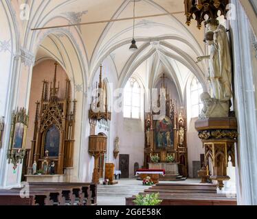 ZAKUPY, CZECHIA, GIUGNO 20 2021, l'interno della Chiesa dei Santi Fabian e Sebastian, stile neo-gotico. Foto Stock