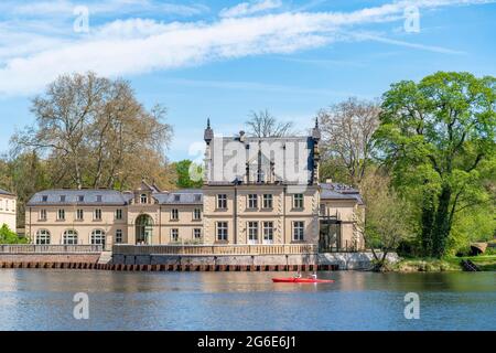 Jagdschloss Glienicke, Istituto di formazione pedagogica sociale Berlino-Brandeburgo, Berlino, Germania Foto Stock