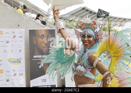 Parigi, Francia. 4 luglio 2021. La ventesima edizione del Carnevale tropicale di Parigi organizzato dalla Città di Parigi e dalla Federazione del Carnevale tropicale Foto Stock