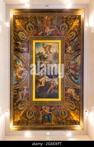 Pittura a soffitto nella Salle Duchatel, museo del Louvre, Parigi, Francia Foto Stock
