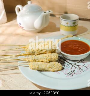 Cibo di strada indonesiano, pollo Sempol Foto Stock