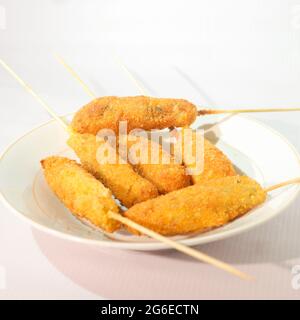 Cibo di strada indonesiano, pollo Sempol Foto Stock