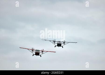 Aeroplani Sky Dragon e Shark durante lo spettacolo aereo Fly Fest 2021 a Piotrków Trybunalski Foto Stock