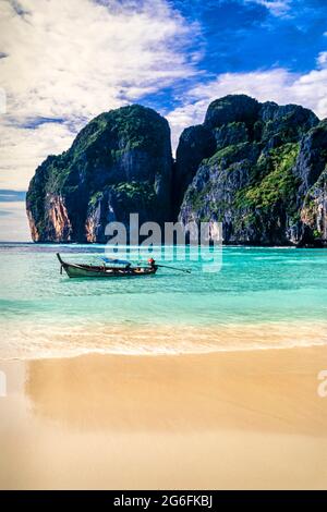 Maya Bay, Ko Phi Phi, Krabi, Thailandia Foto Stock