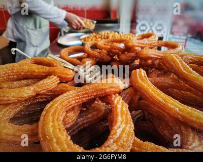 Dessert turco. Dessert Tulumba. Gnocchi fritti. Foto Stock