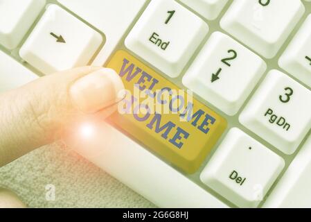 Scrittura visualizzazione del testo Benvenuti Home. Business Concept Expression saluti nuovi proprietari domicilio doormat Entry Abstract risolvere il problema di Internet Foto Stock
