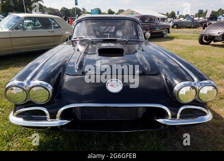 Vista frontale della a 1958, Chevrolet Corvette C1, in mostra al London Classic Car Show 2021 Foto Stock