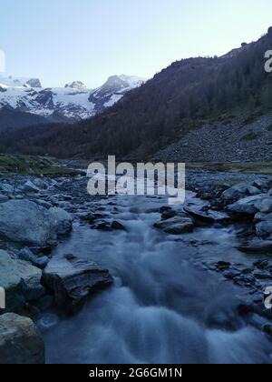 I piani di Verra inferiore un'area pianistica a metà strada dalla vetta del Monte Rosa nel nord Italia in Val d'Ayas, Aosta Foto Stock