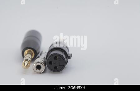 Jack convertitore XLR su sfondo bianco isolato da 6,5 mm Foto Stock