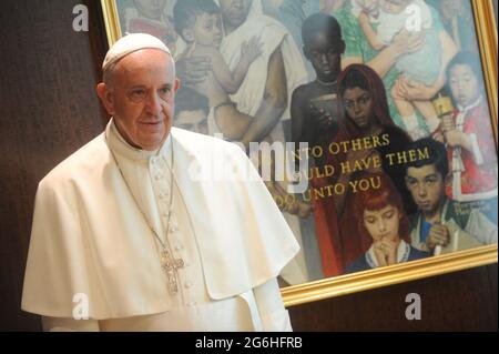 **FILE FOTO** Papa Francesco in recupero dopo la chirurgia del cancro del Colon. NEW YORK, NY - 25 SETTEMBRE: Papa Francesco all'Assemblea Generale delle Nazioni Unite durante la sua visita a New York il 25 settembre 2015. Credito: Dennis Van Tine/MediaPunch Foto Stock